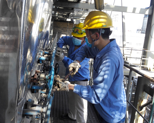 1588374046554529.jpeg 3號(hào)鍋爐停車現(xiàn)場(chǎng)操作2.jpg