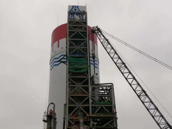 1606003421913487.jpeg 新氣提塔從裝置六樓緩慢下落.jpg