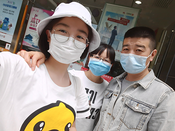 1610330308576177.jpeg 趙軍宏一家.jpg