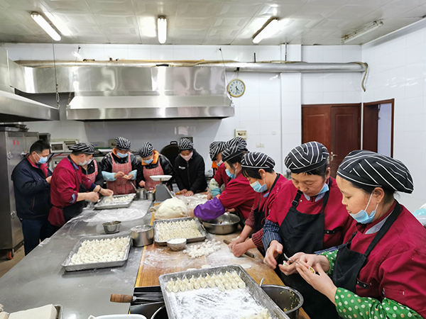 1613698278559852.jpeg 為春節(jié)堅守的人護(hù)航2.jpg