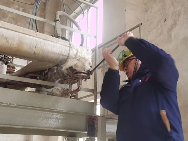 1643502393430358.jpeg 啟動造粒機.jpg