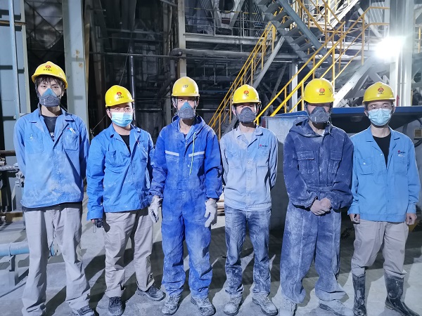 1652832898864186.jpeg 合影 - 副本.jpg