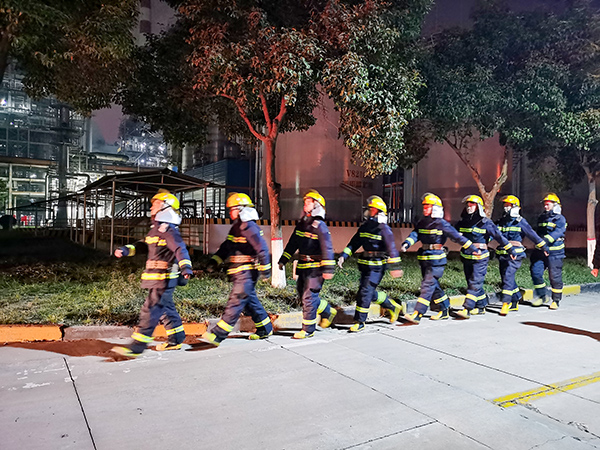 1675654603772072.jpeg 2月5日晚消防執(zhí)勤重點(diǎn)區(qū)域巡邏(副圖).jpg