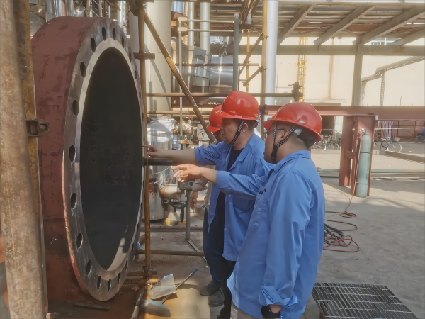 1685067827573907.png 雙甲氣化換熱器檢修工作圓滿結(jié)束-生產(chǎn)部部長深入705檢修現(xiàn)場(chǎng)檢查指導(dǎo)工作1(1)(1).png