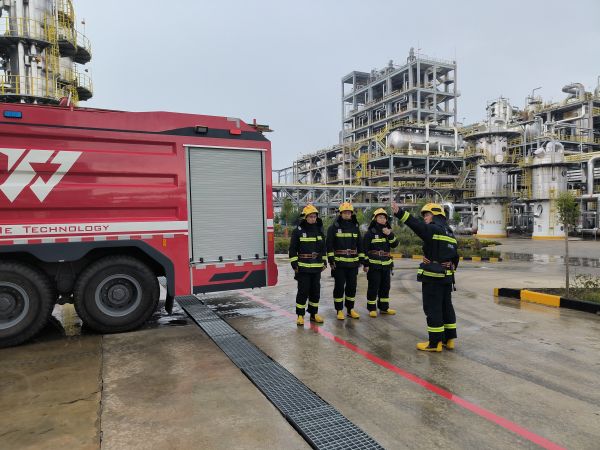 1691651829574215.jpeg 8月8日,彬州公司消防隊(duì)開(kāi)展應(yīng)急演練1.jpg