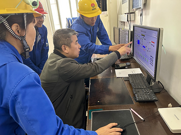 1697083637761176.jpeg 10月11日渭南高新區(qū)應(yīng)急管理局來公司安全檢查紀(jì)實1.jpg