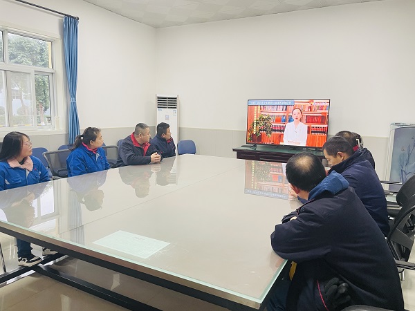 1702540700759983.jpeg 行保部組織集中觀看法治直播.jpg