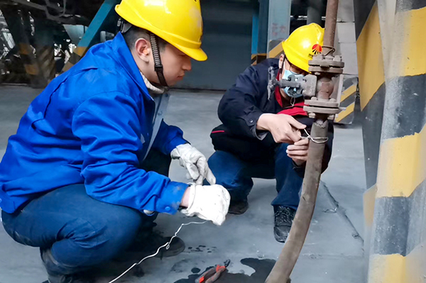 1702883684841107.jpeg 班組正在進行自主檢維修.jpg