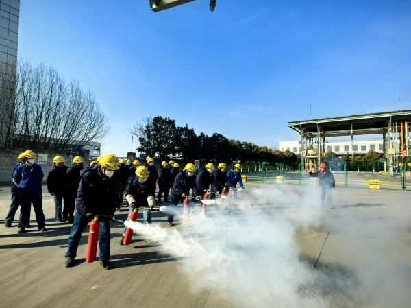 1706142207273497.jpeg 1月24日191消防安全培訓(xùn)滅火操作.jpg