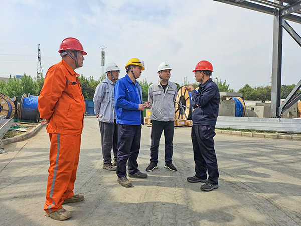 1712828964685483.jpeg 4月10日總工程師馬軍忙深入生產(chǎn)現(xiàn)場(chǎng)安全檢查紀(jì)實(shí)1.jpg