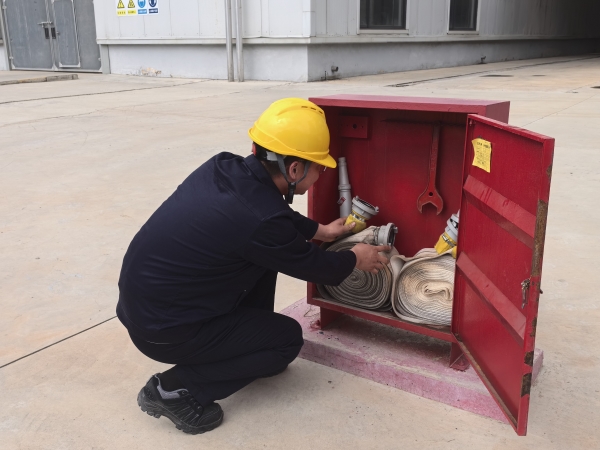 1714541455840900.jpeg 5月1日,彬州公司消防隊現(xiàn)場檢查消防設(shè)施3.jpg