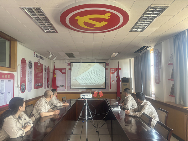 1715847077659226.jpeg 渭河實業(yè)公司組織職工觀看傳承紅色保密印記宣傳片.jpg