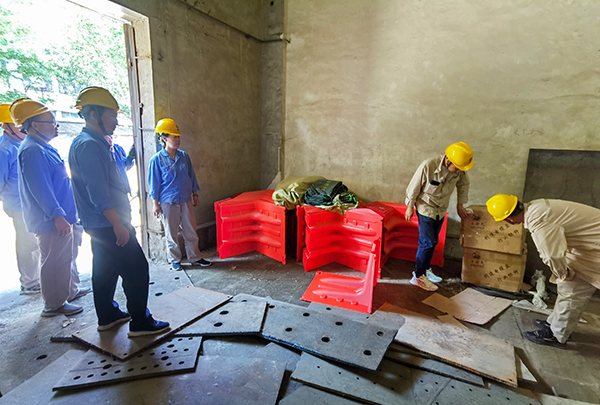 1716534592296687.jpeg 2024年5月23日運(yùn)銷市場(chǎng)部防汛準(zhǔn)備檢查xuan5.jpg