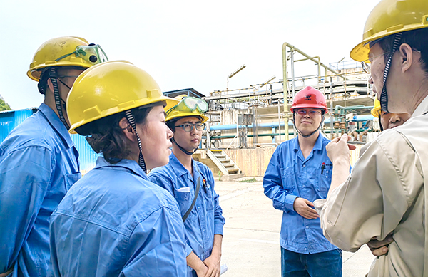 1719453442195546.jpeg 物料車間對污水處理崗位人員進行現(xiàn)場培訓(xùn).jpg