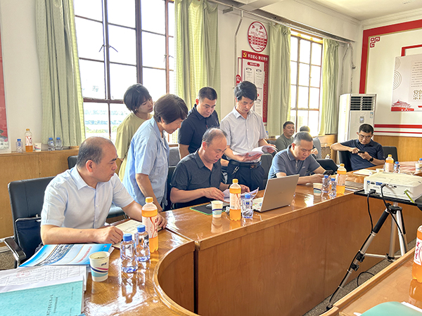 1721296963492056.jpeg 陜西省安全督導(dǎo)幫扶小組對(duì)公司的安全生產(chǎn)文件進(jìn)行查看.jpg