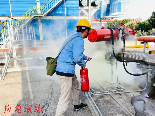 9.11消防演練，撲救初期火災(zāi).jpg