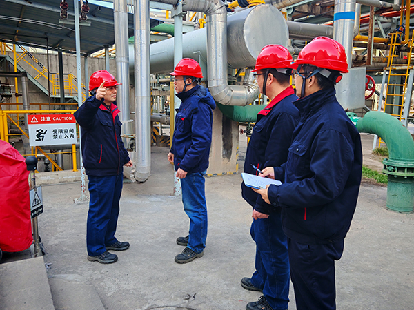 1736846765981613.jpeg 液氨罐區(qū)檢查.jpg