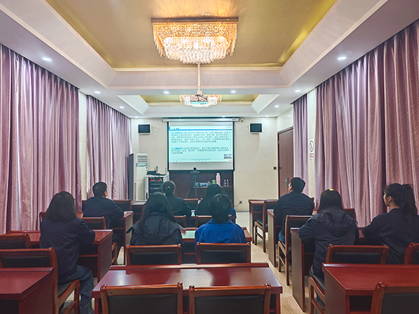 111741685346105464.jpg 法律審計(jì)部參加專題培訓(xùn).jpg