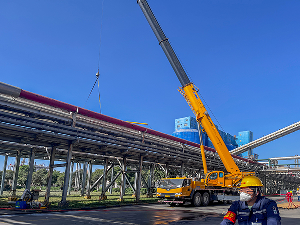 輸氨管線吊裝更換現(xiàn)場 (1).jpg