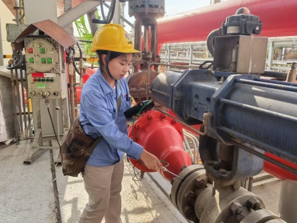 051751681656619231.jpg 2025.7.5嚴把安全檢測關 護航裝置搶修戰(zhàn)2.jpg