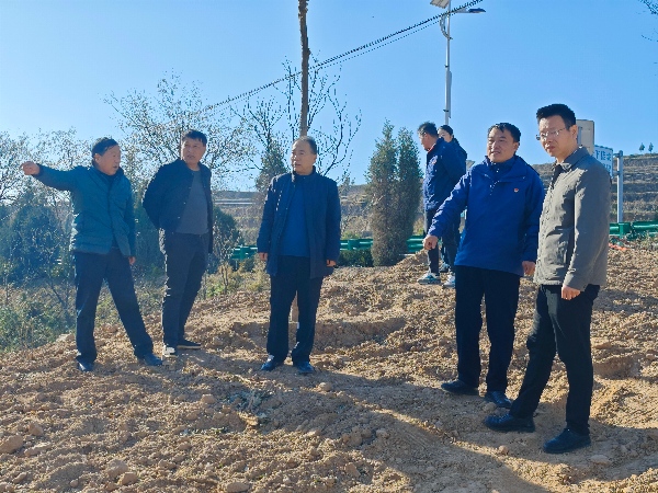 12月3日 集團公司黨委委員、紀委書記王社教深入阿蘭寨督導(dǎo)檢查鄉(xiāng)村振興工作 (2)(1).jpg